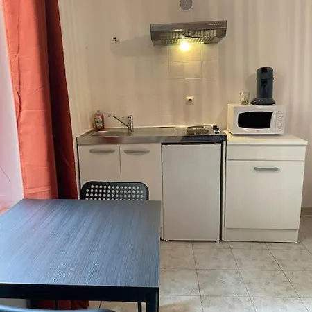Le Meneau-le Calme En Plein Centre Ville-parking Privee -wifi-tv Connectee Beziers